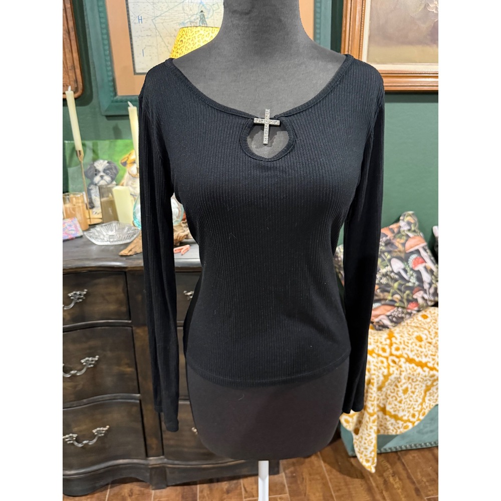 Wild Love Black Ribbed Long Sleeve Top Rhinestone Cross Keyhole Gothic XL - Picture 2 of 5